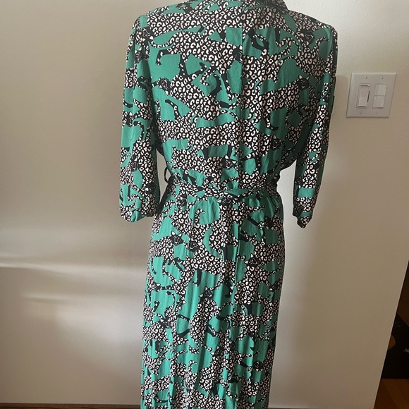 Green Patterned Women's Dress - Picture 6 of 10